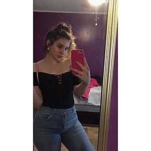 Meet your Posher, Alejandra